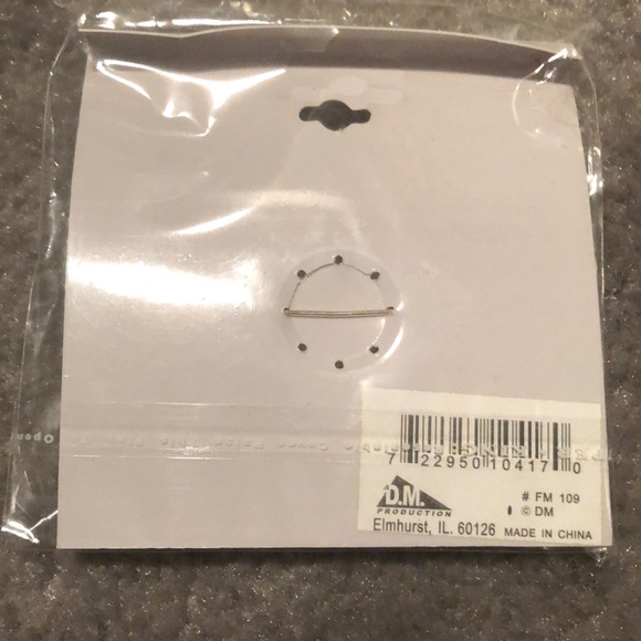 Flower broach - Picture 2 of 2